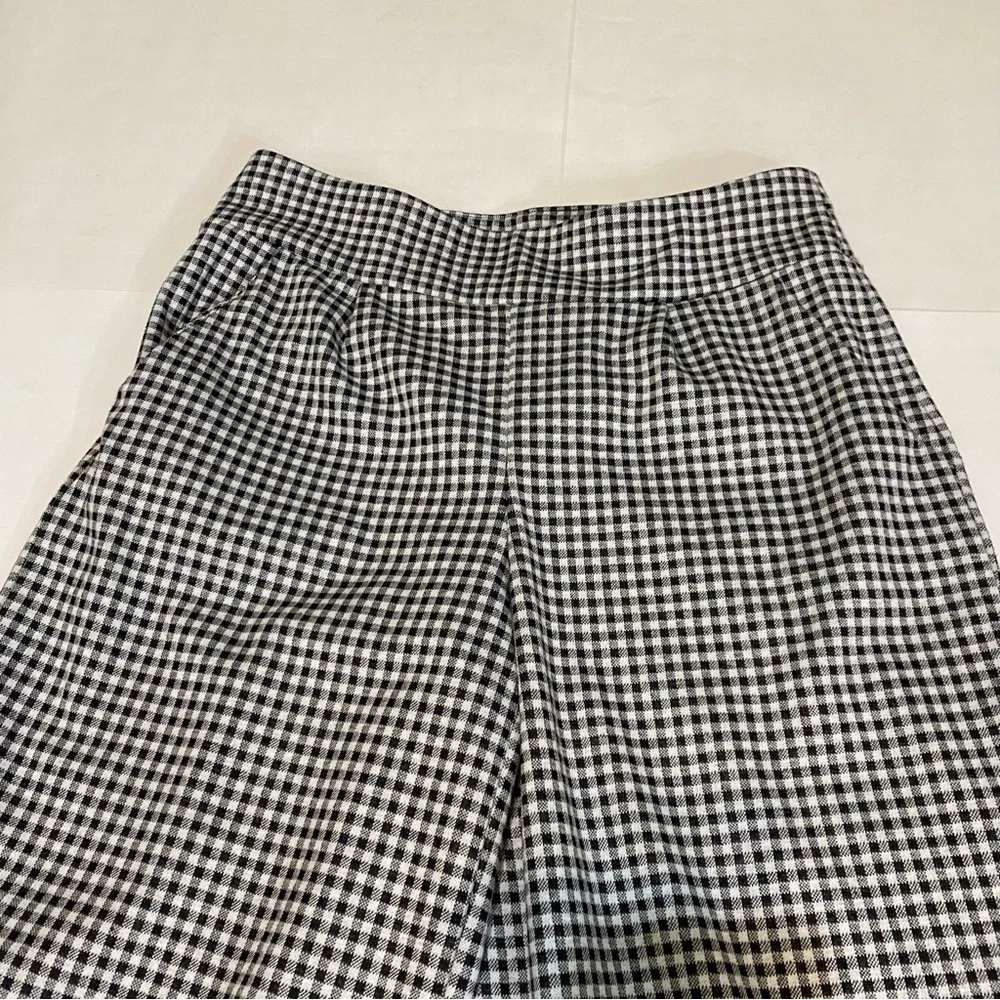 47. C Est. 1946 Black and White Checkered Women's Capris - Picture 3 of 10
